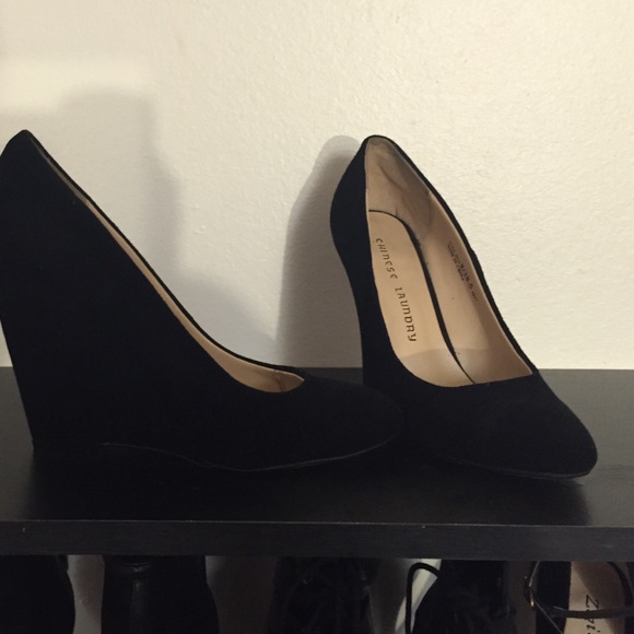 Chinese laundry suede wedges
