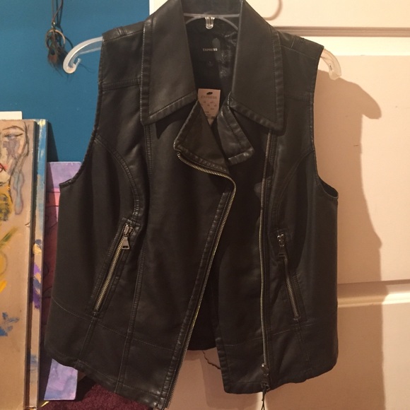 Express leather free vest
