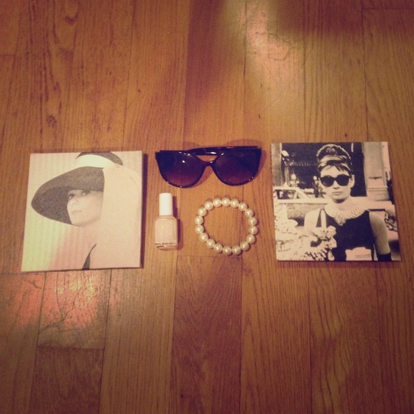 Two Audrey Hepburn canvases! Perfect for dorm life