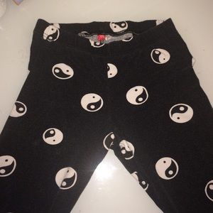 H&M yin yang leggings