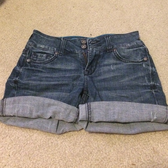 Delias Bailey shorts