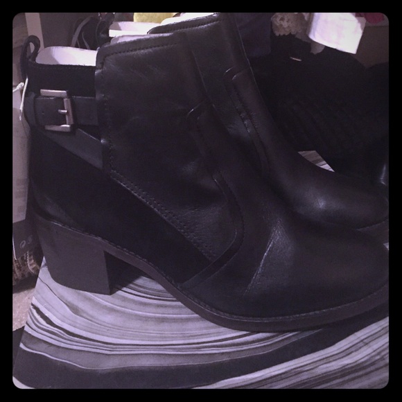 NEW- H&M leather & suede black booties size US 8