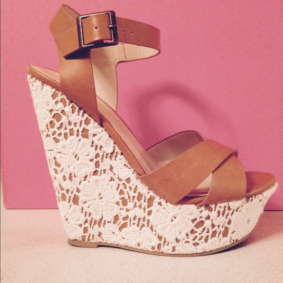 Charlotte Russe tan Wedge