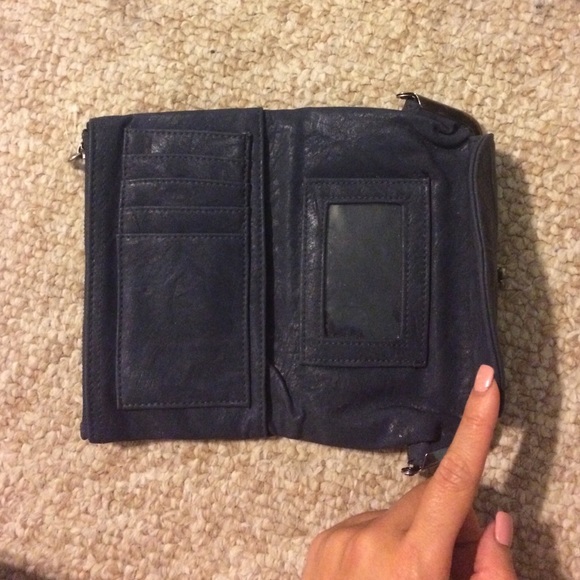 ❌SOLD❌ Cute Roxy Wallet - Picture 2 of 4