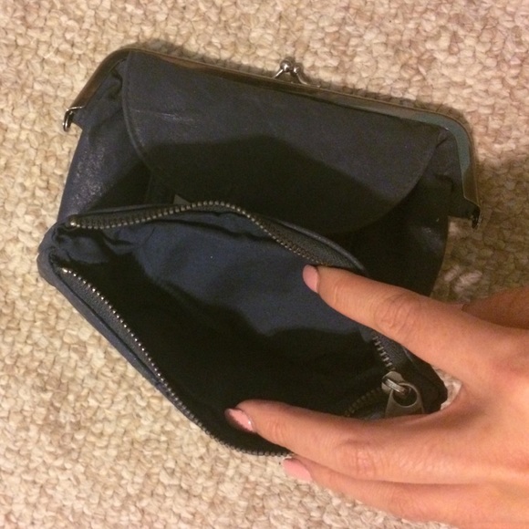 ❌SOLD❌ Cute Roxy Wallet - Picture 3 of 4