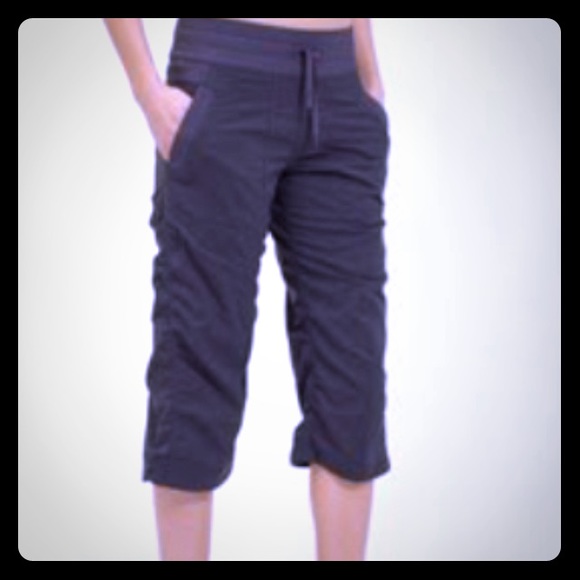 lululemon • dance studio crops