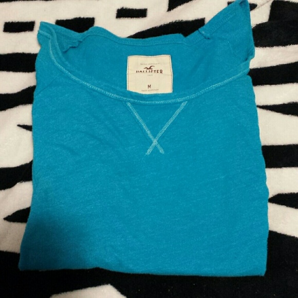 Off the shoulder hollister shirt
