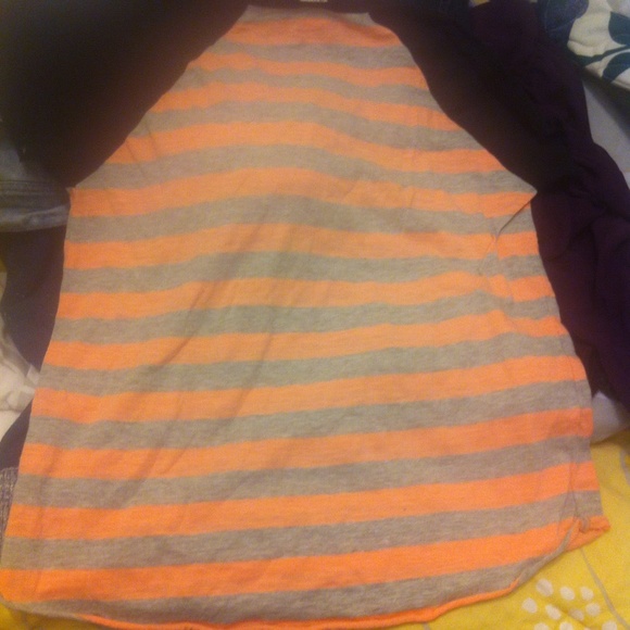 Tillys orange and grey striped t-shirt - Picture 3 of 3