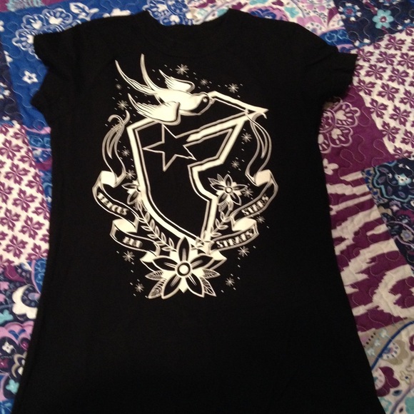 Famous stars and straps t shirt size L