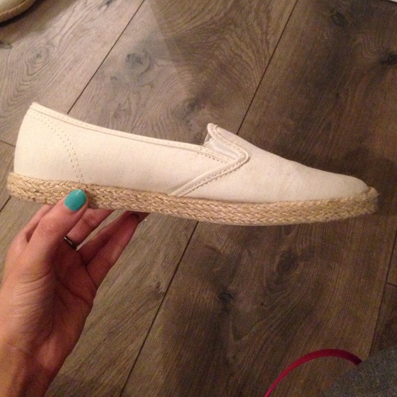 Vans - Picture 2 of 4