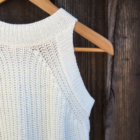 Sleeveless knit tops - Picture 3 of 4
