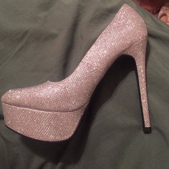 Shoes - Picture 3 of 3