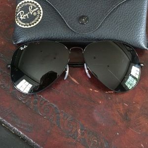 All black large Ran-Ban aviators