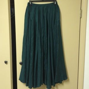 100% Silk Forest Green Skirt Size Small