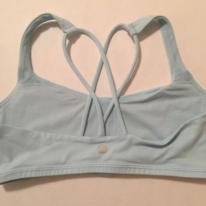 Lululemon FREE TO BE sports bra