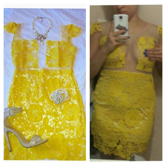 ❗SOLD❗🌺Sexy Backless Lace Dress🌺 - Picture 2 of 4