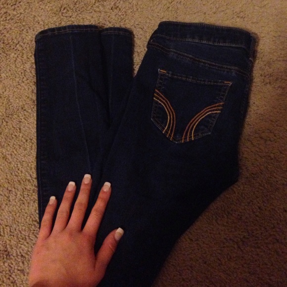 Dark wash, hollister super stretch skinnies - Picture 1 of 3