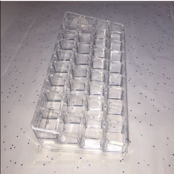 $25- 36 LIPSTICK HOLDER IN CLEAR ACRYLIC - Picture 2 of 2