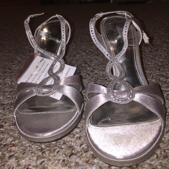 Formal Heels - Picture 1 of 4