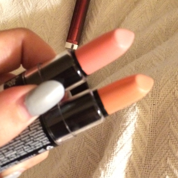 LIPSTICK BUNDLE - Picture 2 of 4