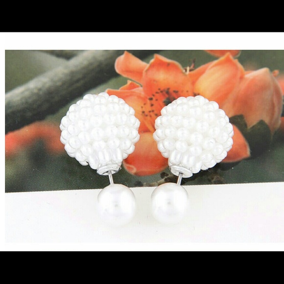 White Ball Studs - Picture 1 of 1