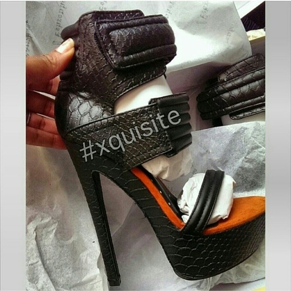 SALE!!!! Black Velcro Mia Dupes (Fiona 05) - Picture 2 of 2