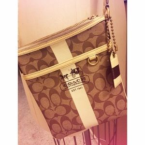 Summer White Coach Swingpack