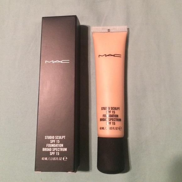 MAC Studio Sculpt Foundation NW15