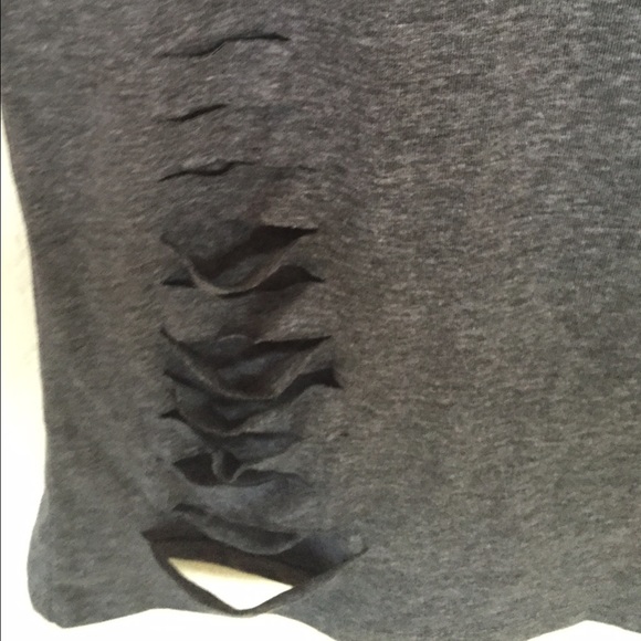 Distrssed Muscle Tank - Picture 2 of 4
