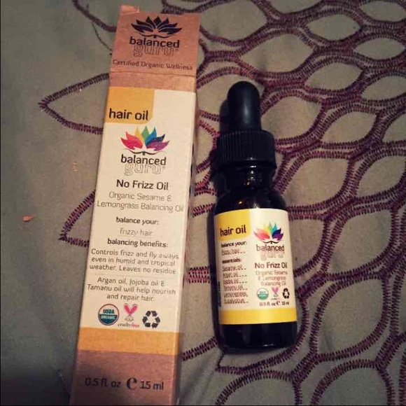 BNIB No-Frizz Hair Oil