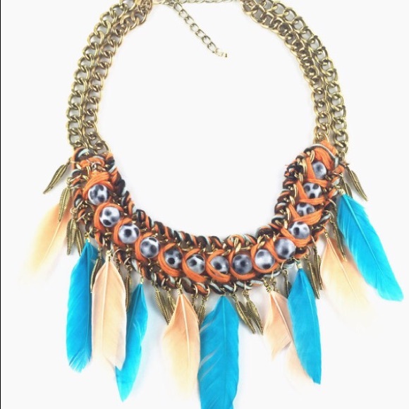 Feather choker