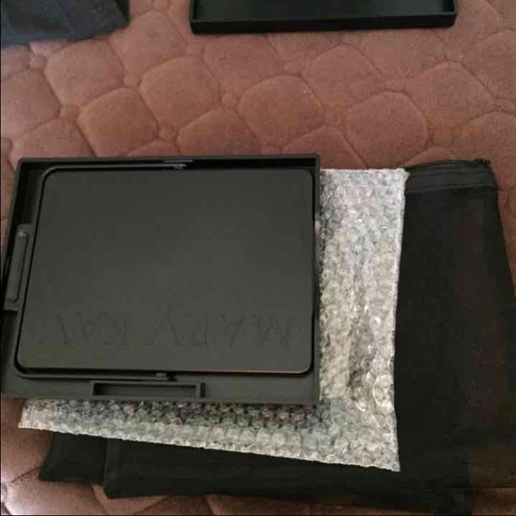 Mirror stand