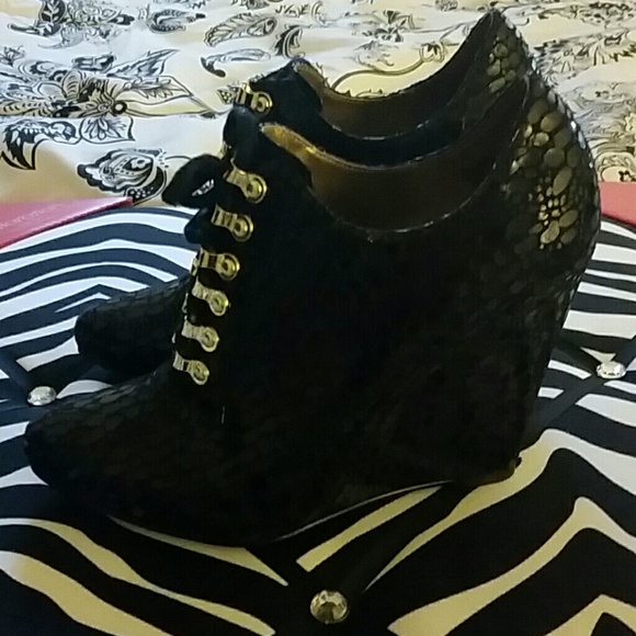 Sexy Wedge Bootie **Brand New** - Picture 2 of 4