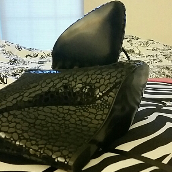 Sexy Wedge Bootie **Brand New** - Picture 4 of 4