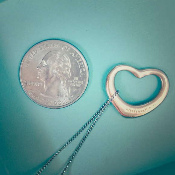 STEAL! Tiffany's Medium Heart Necklace SHIP TODAY!