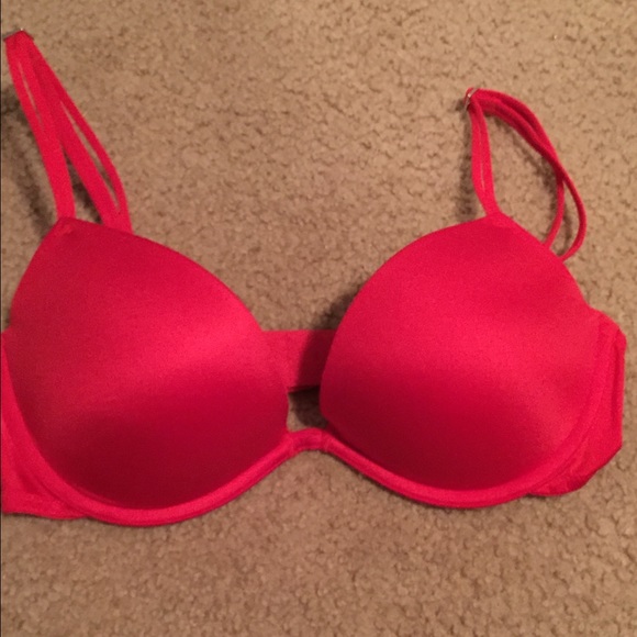 Red push up bra