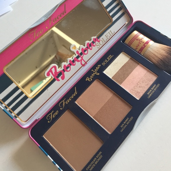 Too faced Bronzer palette!