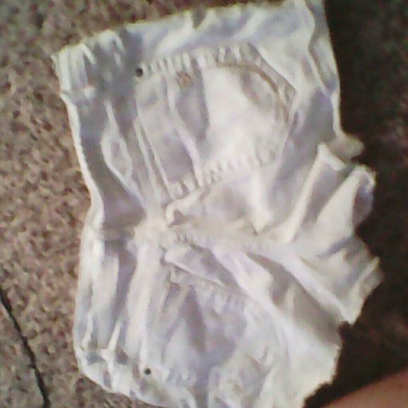 Sexy white shorts - Picture 2 of 2