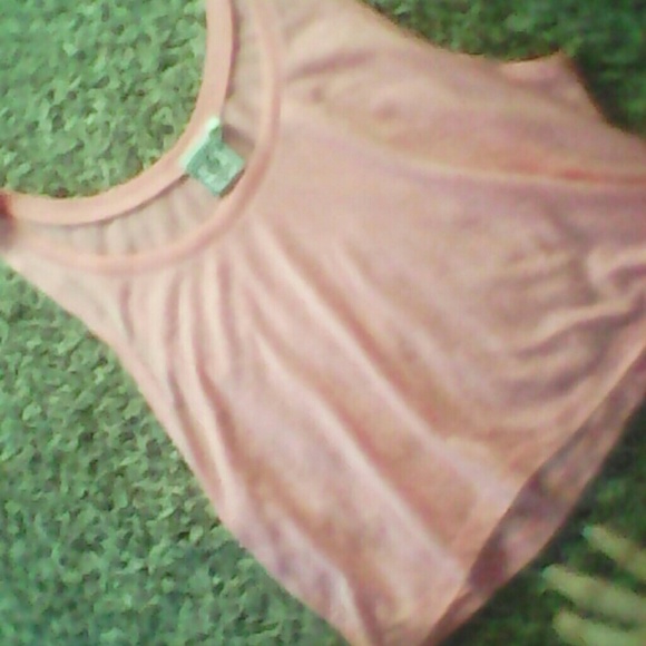 Cute tank top - Picture 2 of 2