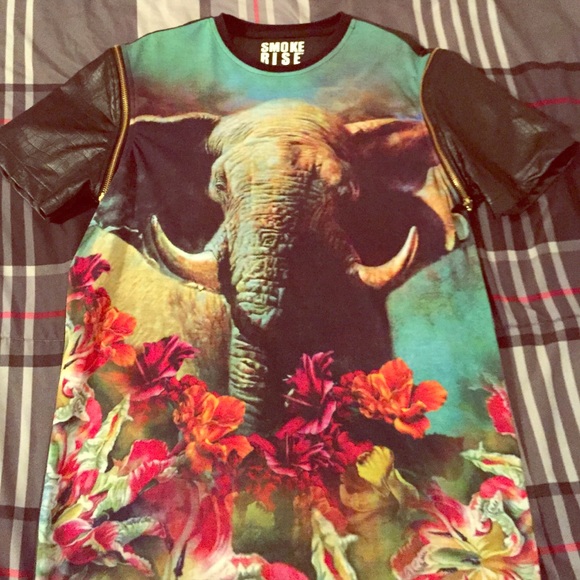 Exclusive elephant T - Picture 1 of 4