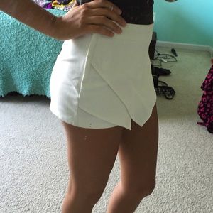 h&m white skort