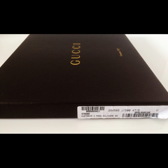 *SOLD*NIB Gucci Green Guccisima Print Silicone - Picture 4 of 4