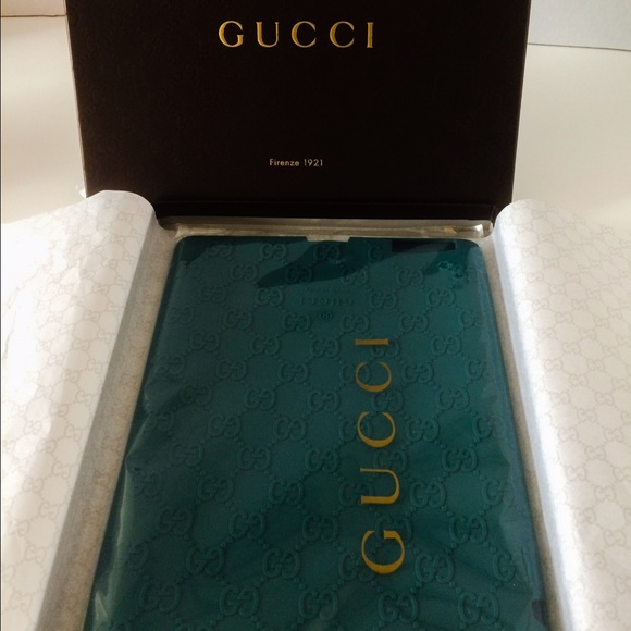 *SOLD*NIB Gucci Green Guccisima Print Silicone - Picture 3 of 4