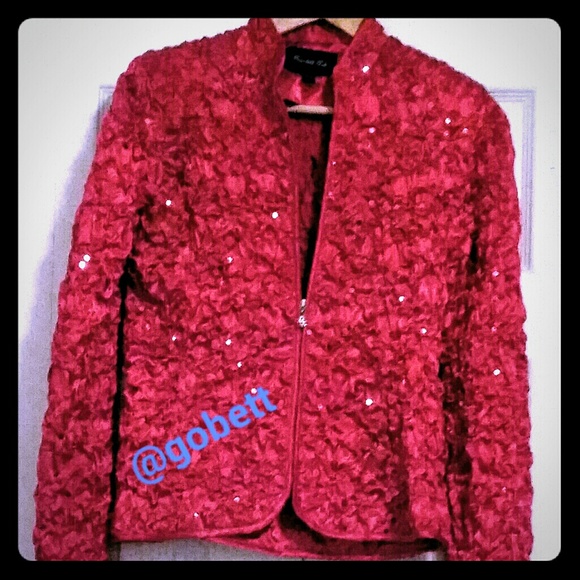 Must have this red blazer for holidays party.