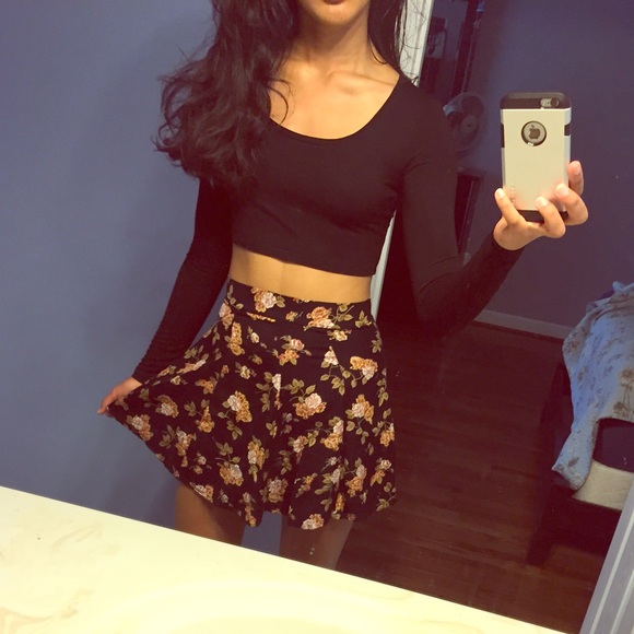 Black crop top
