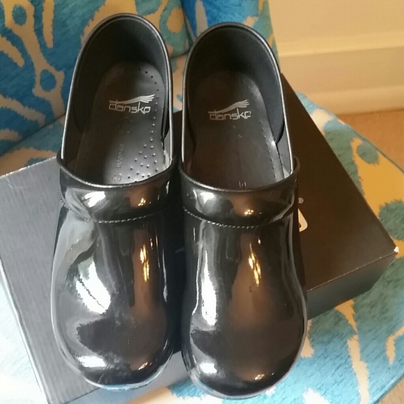Comfortable Patent Dansko Shoes