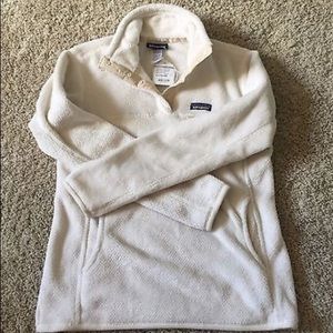 White Patagonia pullover fleece