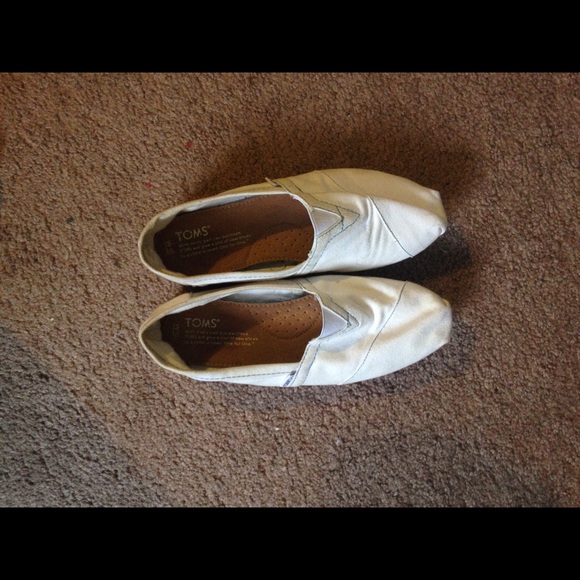 Toms shoes