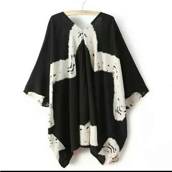 Black & White Kimono 💜H.P💜 - Picture 2 of 4