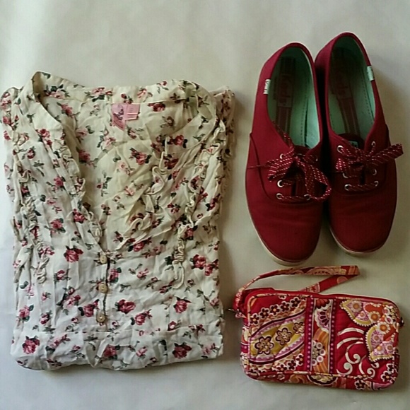 Floral V-Neck Ruffled Top